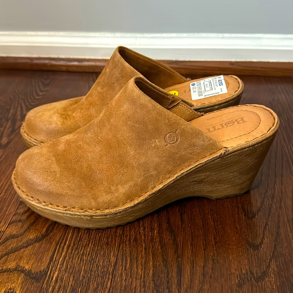 Born, slip on/mule style, wedge, tan suede size 9 shoe.